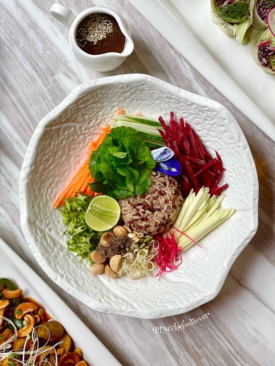 ข้าวยำต้นกล้าฟ้าใส