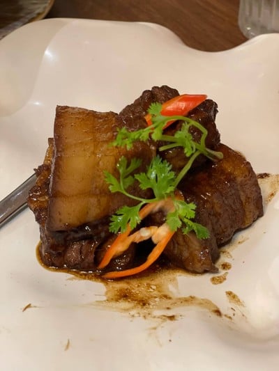 หมูฮัองปูนแดง