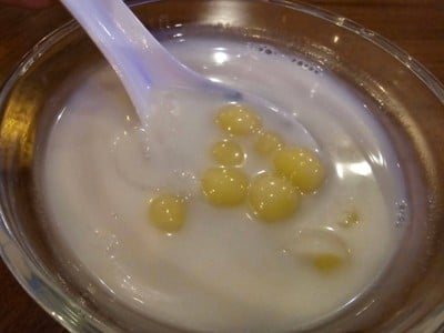 บัวลอยทุเรียนมะพร้าวอ่อน