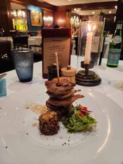 อาหาร หรือ เครื่องดื่ม