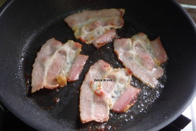 วิธีทำ Bacon and Egg Croissant Sandwiches 🥐