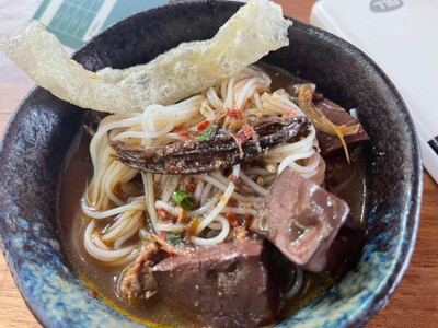 ขนมจีนน้ำเงี้ยว