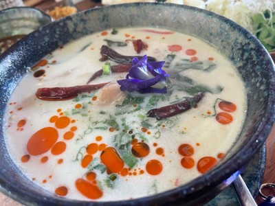 ต้มข่าไก่