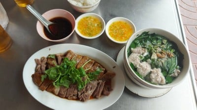 อุไร ห่านพะโล้  ทรงวาด