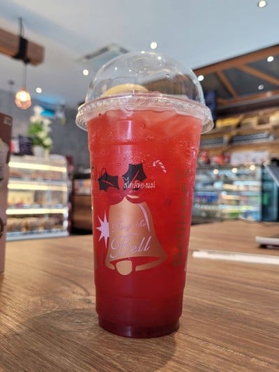 สตรอเบอร์รี่สปาร์คกิ้ง (22 oz.)