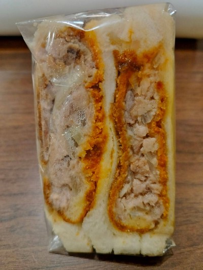 แซนวิชหมูสับกับหัวหอมใหญ่