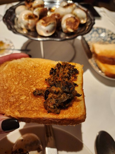 อาหาร หรือ เครื่องดื่ม