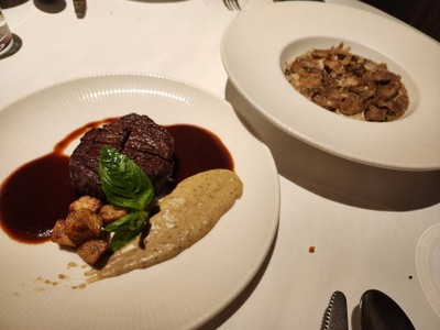 อาหาร หรือ เครื่องดื่ม