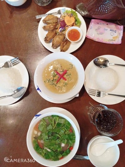 อาหาร หรือ เครื่องดื่ม