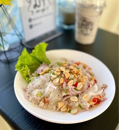 🥗 ยำวุ้นเส้นรวมมิตร. (ราคา 109 บาท)