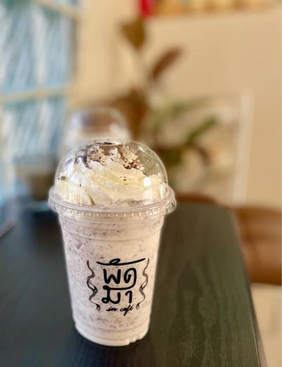 🥛 Cookie & Cream Frappe. (Price 95 Baht.)