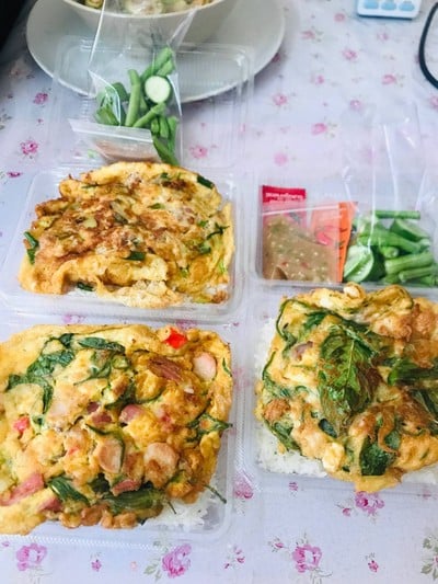 อาหาร หรือ เครื่องดื่ม