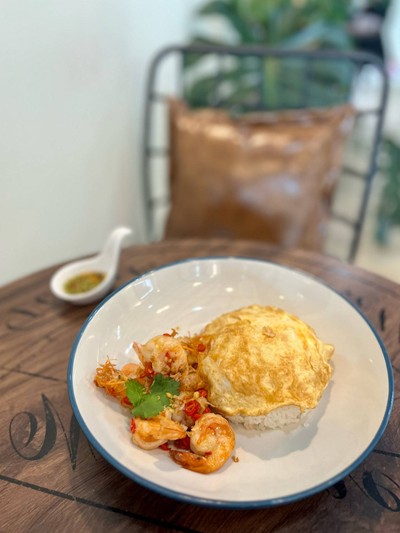 🍛 กุ้งผัดพริกเกลือ+ไข่เจียวราดข้าว. (ราคา 99 บาท)