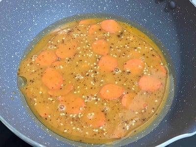 วิธีทำ ไข่เจียวหม่าล่าไส้กรอกเผ็ด!