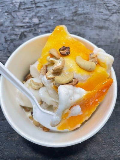 ไอศกรีมไข่แข็งใส่เครื่อง