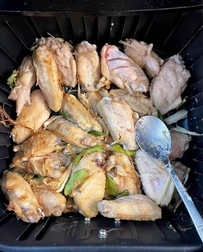 วิธีทำ ปีกไก่ทอดสมุนไพร สูตรหม้อทอดไร้น้ำมัน #Wongnaichef วิธีทำ ปีกไก่ทอดสมุนไพร สูตรหม้อทอดไร้น้ำมัน #Wongnaichef