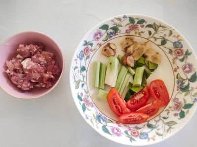 วิธีทำ ต้มยำน้ำใสหมูสับ วิธีทำ ต้มยำน้ำใสหมูสับ