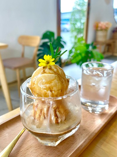 Mont Cafe & Restaurant พัฒนาการตัดใหม่