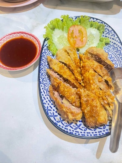 เมนูของร้าน J&T restaurant ระนอง