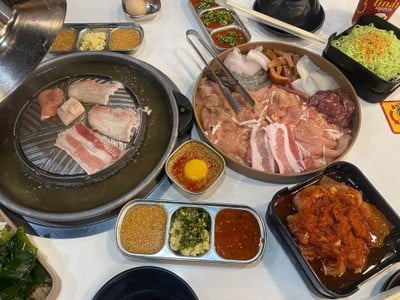 นักล่าหมูกระทะ MBK