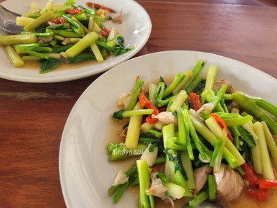 ก้านคะน้าผัดน้ำมันหอย