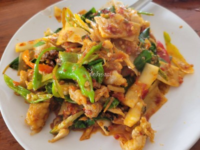 ไก่ผัดเผ็ดหน่อไม้ดอง