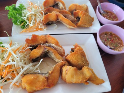 ปลาช่อนทอดพรมน้ำปลา