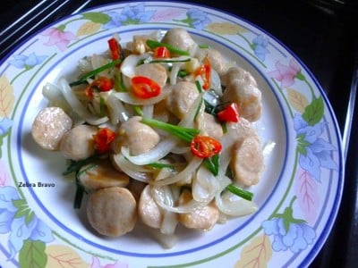 วิธีทำ ลูกชิ้นหมูผัดพริกสด