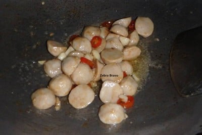 วิธีทำ ลูกชิ้นหมูผัดพริกสด