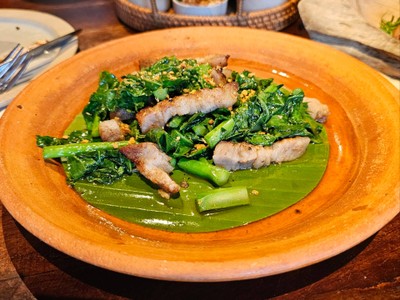 คั่วคะน้าจิ้มหมูเค็ม