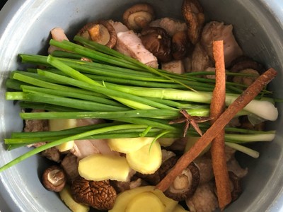 วิธีทำ สามชั้นตุ๋นเครื่องเทศ วิธีทำ สามชั้นตุ๋นเครื่องเทศ