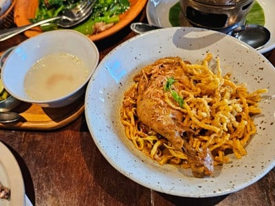 ข้าวซอยไก่