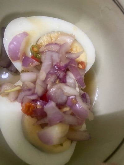 ยำไข่ต้ม ยำไข่ต้ม