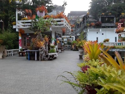 บ้านทอฝัน