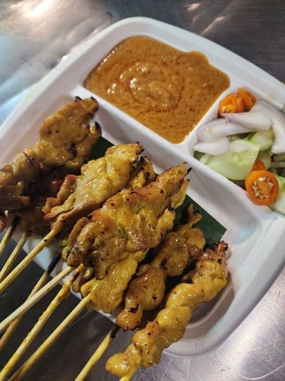 เจ๊เอ็งหมูสะเต๊ะ ก๋วยเตี๋ยวหลอด คลองถม - วรจักร - ยศเส