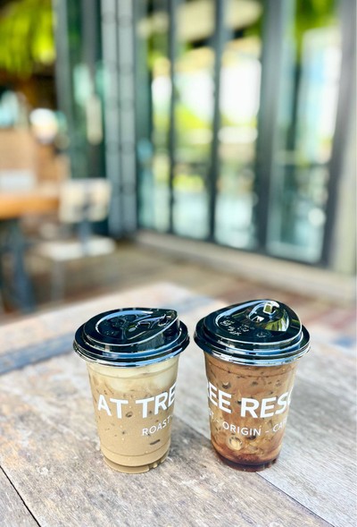 ☕️ Latte x Cappuccino. (Price 160 Baht.)