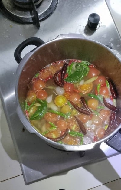 วิธีทำ ต้มแซ่บกระดูกหมูอ่อน วิธีทำ ต้มแซ่บกระดูกหมูอ่อน