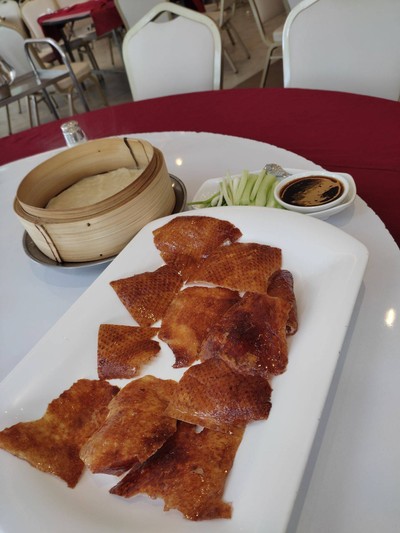 ระยะเวลาการส่งจะมีผลกับความกรอบของหนังเป็ด การส่งเดลิเวอรี่มีโอกาสที่หนังเป็ดจะเหี่ยวและไม่กรอบ หาก ต้องการเป็ดปักกิ่งหนังกรอบแนะนำทานที่ร้านนะคะ