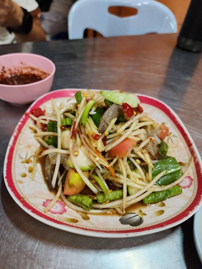 อาหาร หรือ เครื่องดื่ม