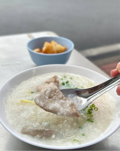โจ๊กหมู เครื่องใน ไข่ลวก