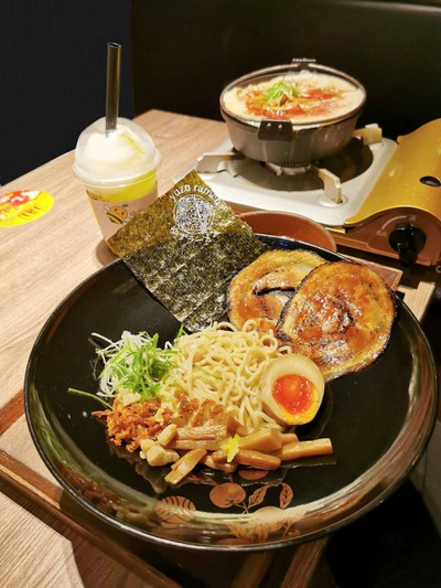 อาหาร หรือ เครื่องดื่ม