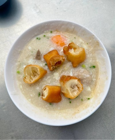 โจ๊กหมู เครื่องใน ไข่ลวก