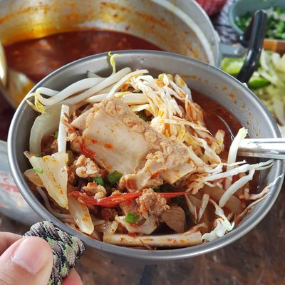 วิธีทำ ขนมจีนน้ำเงี้ยว (สูตรแคมป์ปิ้ง)