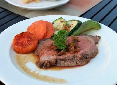 Roasted Beef with Red Wine Sauce