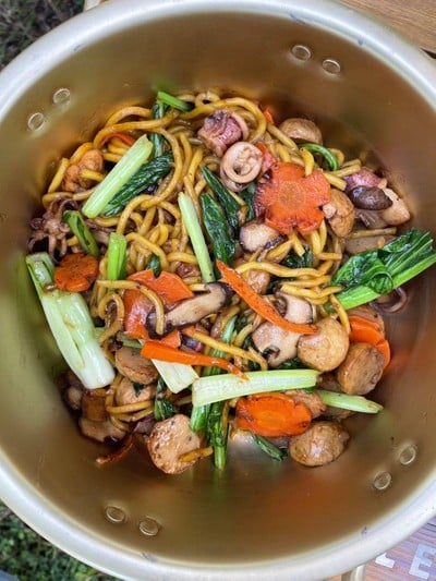 วิธีทำ หมี่ฮกเกี๊ยน (สูตรไม่ใส่ไข่) วิธีทำ หมี่ฮกเกี๊ยน (สูตรไม่ใส่ไข่)