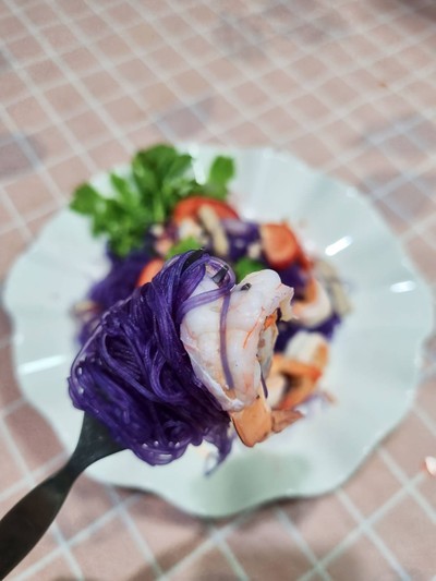 วิธีทำ ยำวุ้นเส้นอัญชัญ