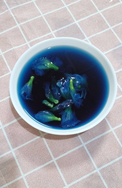 วิธีทำ ยำวุ้นเส้นอัญชัญ