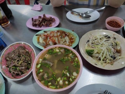 อาหาร หรือ เครื่องดื่ม