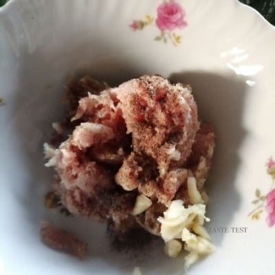 วิธีทำ หมูสับห่อใบชะพลู วิธีทำ หมูสับห่อใบชะพลู