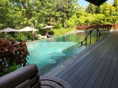 สระว่ายน้ำ/ชายหาด